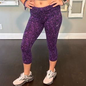 Nike capri leggings